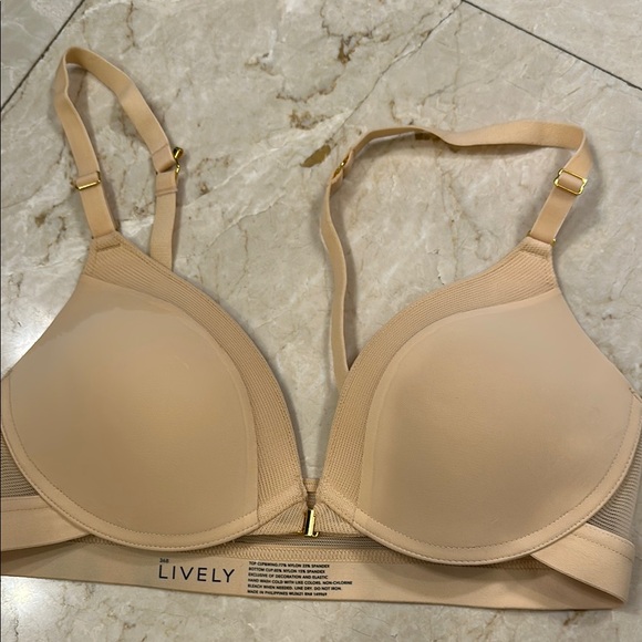 Lively Tan T-Shirt Bra with Molded Cups and Adjustable Straps - Picture 4 of 4